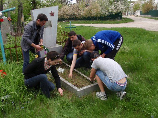 Схиляємо голови перед подвигами наших пращурів