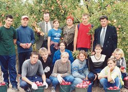 На практиці зі збору врожаю в ННВВ УНУС