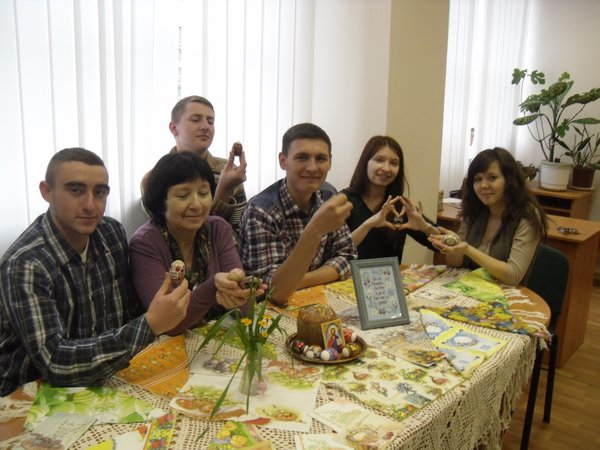 Передсвятковий настрій літературної студії