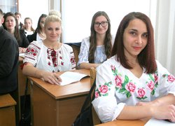 В Уманському НУС пройшла виставка «Дивосвіт розписів»
