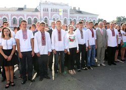 Декан факультету агрономії А.Т. Мартинюк з першокурсниками