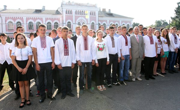 Декан факультету агрономії А.Т. Мартинюк з першокурсниками