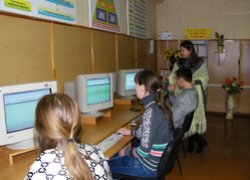Виконання тестового контролю учасниками І етапу Всеукраїнської студентської олімпіади зі спеціальності „Облік і аудит” проходить під пильною увагою доцента Панкратової Л.А.