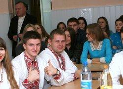 Допоки Ви бороните кордони, ми збережемо Україну тут!