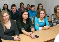 Допоки Ви бороните кордони, ми збережемо Україну тут!