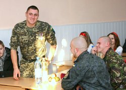 Допоки Ви бороните кордони, ми збережемо Україну тут!