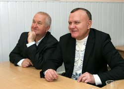 Допоки Ви бороните кордони, ми збережемо Україну тут!