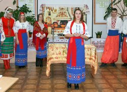 Допоки Ви бороните кордони, ми збережемо Україну тут!