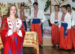 Допоки Ви бороните кордони, ми збережемо Україну тут!
