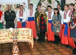 Допоки Ви бороните кордони, ми збережемо Україну тут!