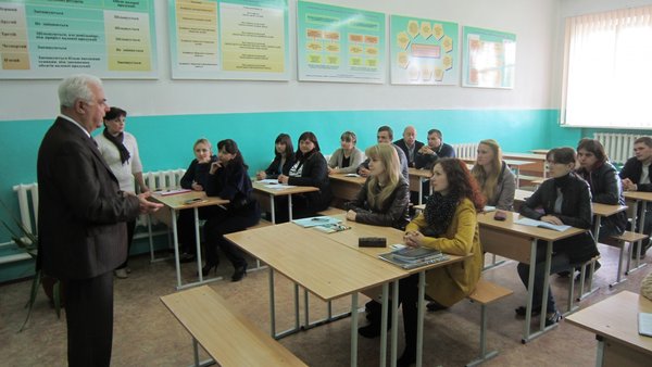 Круглий стіл на кафедрі економіки «Національна економіка: шляхи виходу з кризи»