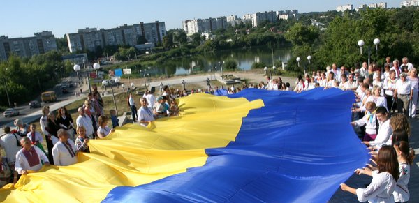 Україна є, Україна завжди буде, нікому не зламати наш народ!