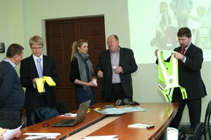 Засідання круглого столу «Життя біля автомагістралей: проблеми безпеки дорожнього руху»