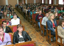 Першокурсники знайомляться з керівництвом університету