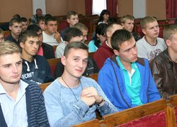 Першокурсники знайомляться з керівництвом університету