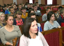 Першокурсники знайомляться з керівництвом університету