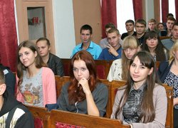 Першокурсники знайомляться з керівництвом університету