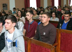 Першокурсники знайомляться з керівництвом університету