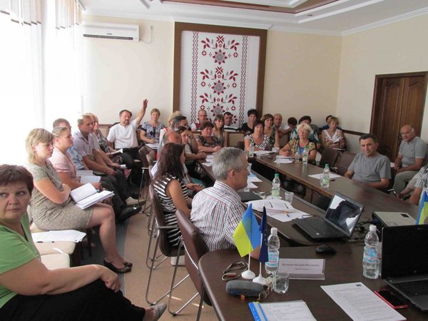 Консультанти університету проводять навчальні семінари зі створення обслуговуючих кооперативів у Черкаській області