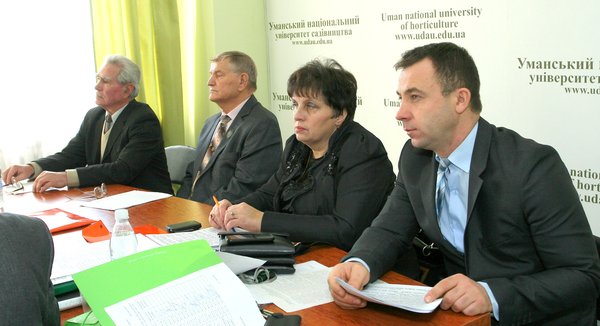 В Уманському НУС розпочала роботу спеціалізована вчена рада зі спеціальностей 06.01.05 – «Селекція і насінництво» та 06.01.06 – «Овочівництво»