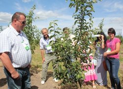 Норберт Коуцінгер (Угорщина) демонструє переваги літніх зелених операцій