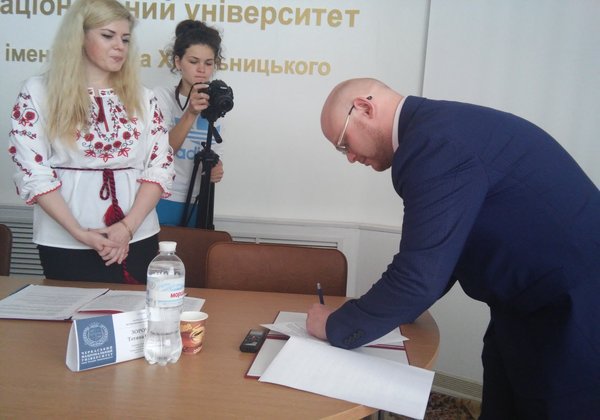 Підписано договір про співпрацю Рад молодих учених ВНЗ Черкащини