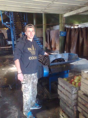 Знайомство студентів-механіків з особливостями переробки плодів