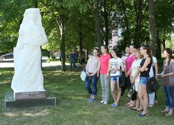 У процесі вивчення навчальних дисциплін «Організація екскурсійних подорожей» і «Організація туристичних подорожей» студентам напряму підготовки «Туризм» проводяться заняття з використанням наочних методів