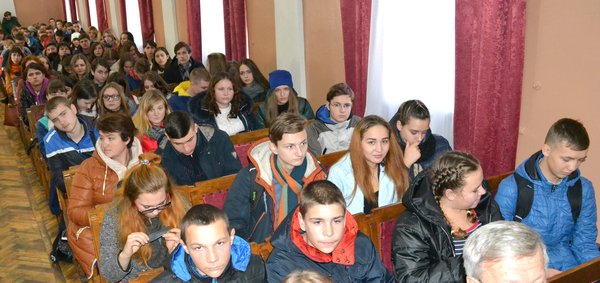Традиційне знайомство з університетом