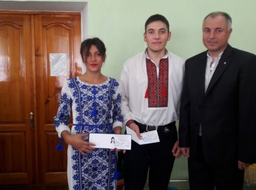Декан факультету агрономії вручив залікові книжки першокурсникам