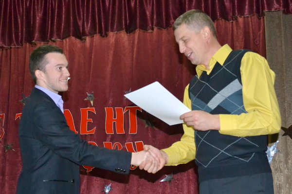 Олександр Гочаренко, «золотий голос» факультету, учасник народного самодіяльного колективу пісні і танцю «Хлібодари», учасник гурту «Краяни», «Кращий студент  факультету – 2014, 2015 рр.»