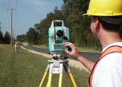 Геодезист. Особливої популярності професія геодезиста набула наприкінці ХХ століття.