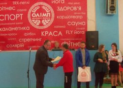 Декан факультету С.П. Полторецький поздоровляє    учасників