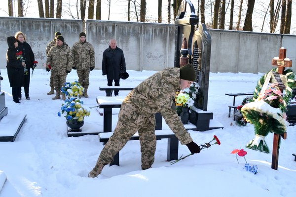 Вклонімось пам’яті героїв