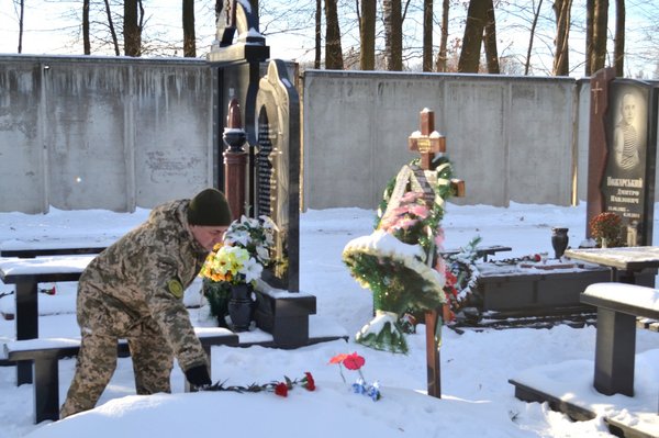 Вклонімось пам’яті героїв