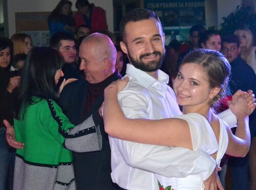 Осінній вальс закружляв Уманський НУС