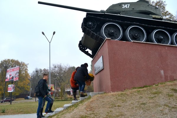 Збережемо пам'ять про подвиг попередників заради майбуття наступних поколінь!