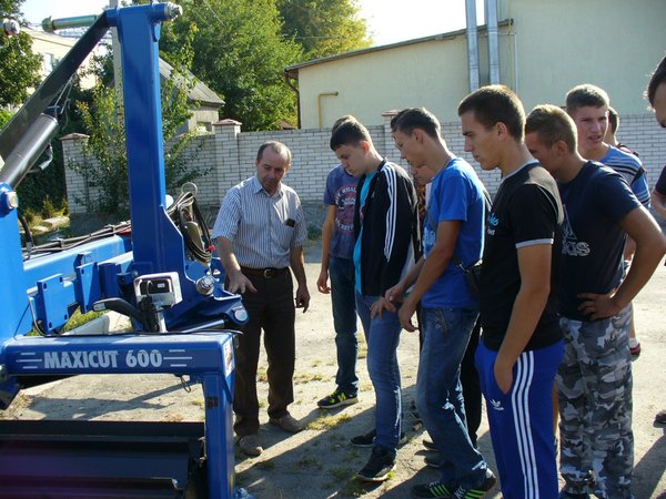 Виїзне практичне заняття студентів-механіків в уманській філії ТОВ ТД «Агроальянс»
