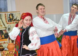 Діліться теплом своїх сердець!