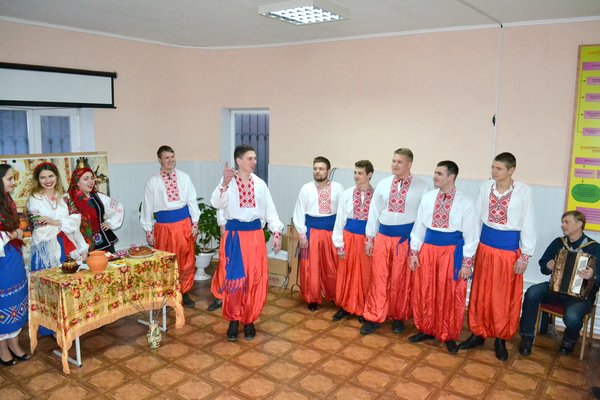 Діліться теплом своїх сердець!