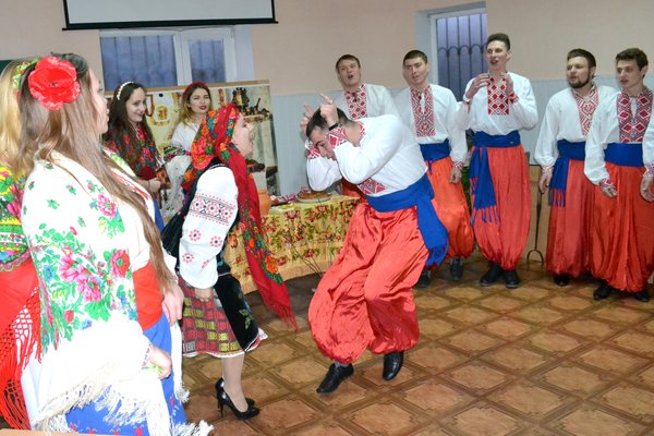 Діліться теплом своїх сердець!