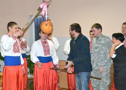 Діліться теплом своїх сердець!
