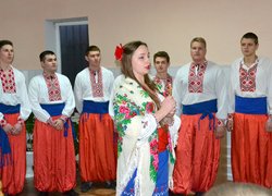 Діліться теплом своїх сердець!