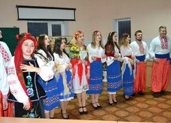 Діліться теплом своїх сердець!