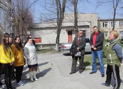 Менеджери продовжують вивчати управлінський досвід на промислових підприємствах