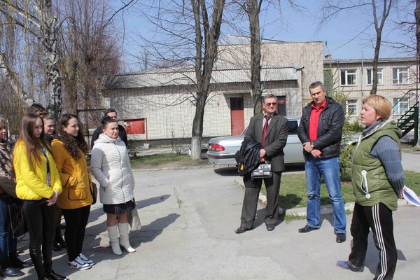 Менеджери продовжують вивчати управлінський досвід на промислових підприємствах