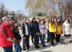 Менеджери продовжують вивчати управлінський досвід на промислових підприємствах