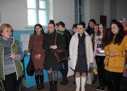 Менеджери продовжують вивчати управлінський досвід на промислових підприємствах