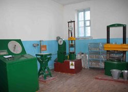Менеджери продовжують вивчати управлінський досвід на промислових підприємствах