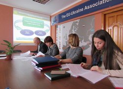 Вітаємо із захистом магістрів спеціальності «менеджмент зовнішньоекономічної діяльності»